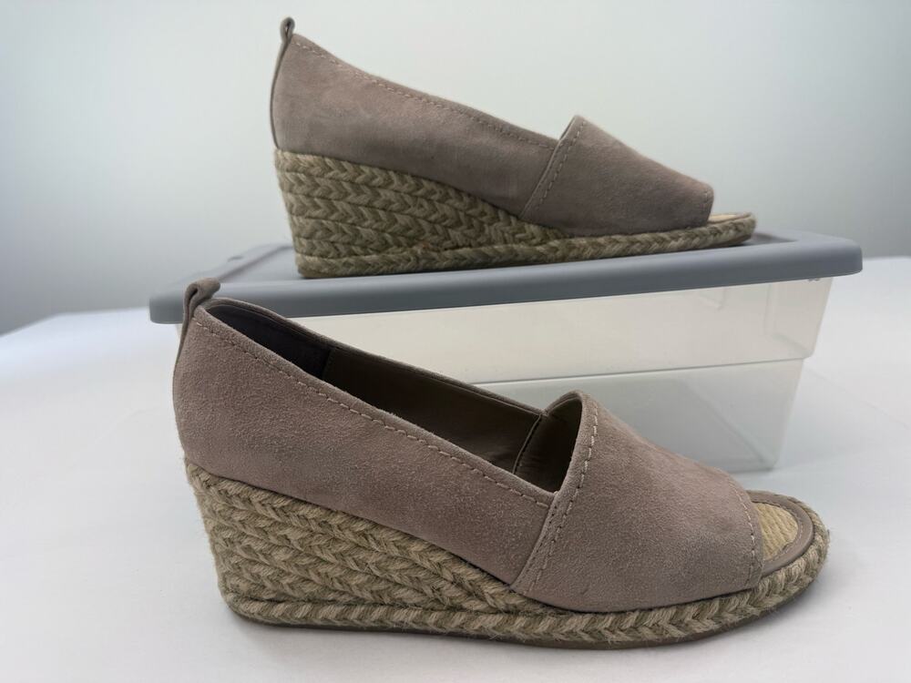 Donald Pliner Chriss Taupe‎ Suede Espadrille Wedge Sandals Size 8M Peep Toe